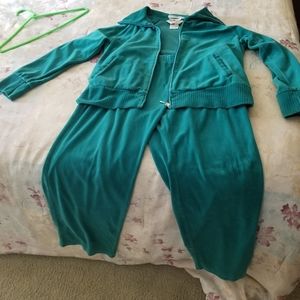 Forest green jogging outfit